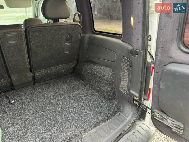 Білий Опель Комбо вант.-пас., об'ємом двигуна 1.69 л та пробігом 154 тис. км за 3500 $, фото 9 на Automoto.ua