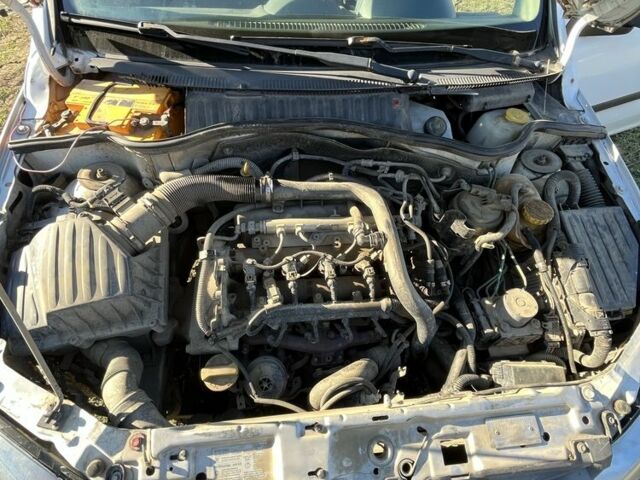 Белый Опель Комбо груз.-пасс., объемом двигателя 1.2 л и пробегом 31 тыс. км за 2300 $, фото 7 на Automoto.ua