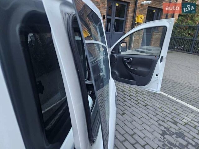 Білий Опель Комбо вант.-пас., об'ємом двигуна 1.25 л та пробігом 373 тис. км за 3600 $, фото 19 на Automoto.ua