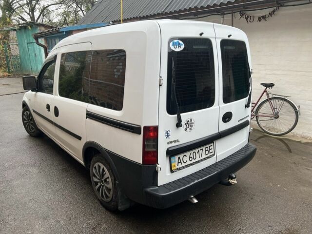 Белый Опель Комбо груз.-пасс., объемом двигателя 1.3 л и пробегом 310 тыс. км за 4100 $, фото 4 на Automoto.ua