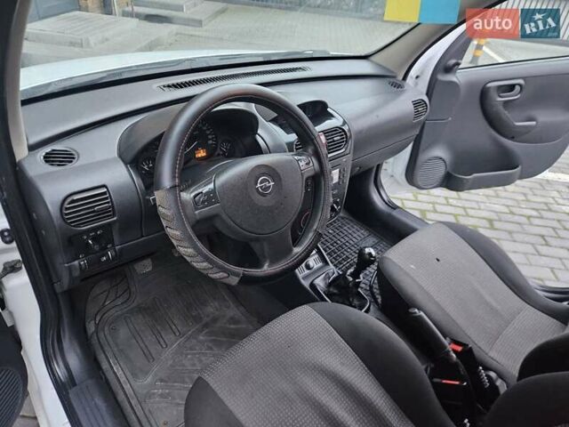 Білий Опель Комбо вант.-пас., об'ємом двигуна 1.25 л та пробігом 373 тис. км за 3600 $, фото 34 на Automoto.ua