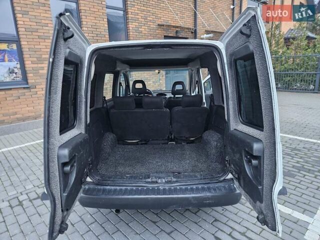 Білий Опель Комбо вант.-пас., об'ємом двигуна 1.25 л та пробігом 373 тис. км за 3600 $, фото 31 на Automoto.ua