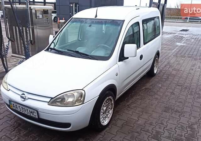Білий Опель Комбо вант.-пас., об'ємом двигуна 1.7 л та пробігом 385 тис. км за 4700 $, фото 14 на Automoto.ua