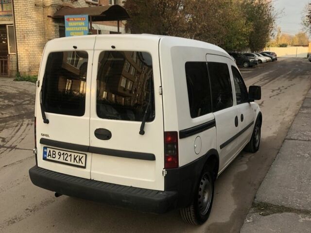 Опель Комбо груз.-пасс. 2007 в Виннице на Automoto.ua Белый Опель Комбо груз.-пасс., объемом двигателя 1.2 л и пробегом 374 тыс. км за 3300 $, фото 6 на Automoto.ua