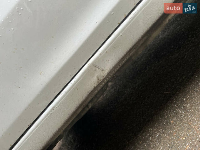 Белый Опель Комбо груз.-пасс., объемом двигателя 1.3 л и пробегом 310 тыс. км за 4100 $, фото 13 на Automoto.ua