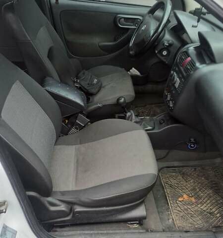 Білий Опель Комбо вант.-пас., об'ємом двигуна 1.7 л та пробігом 385 тис. км за 4700 $, фото 22 на Automoto.ua