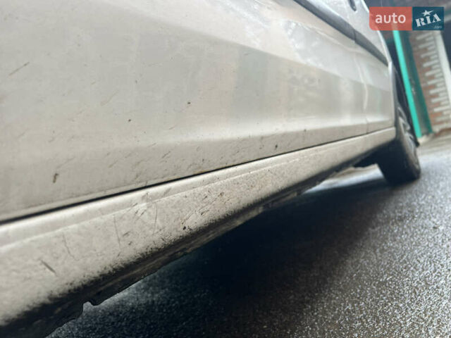 Белый Опель Комбо груз.-пасс., объемом двигателя 1.3 л и пробегом 310 тыс. км за 4100 $, фото 12 на Automoto.ua