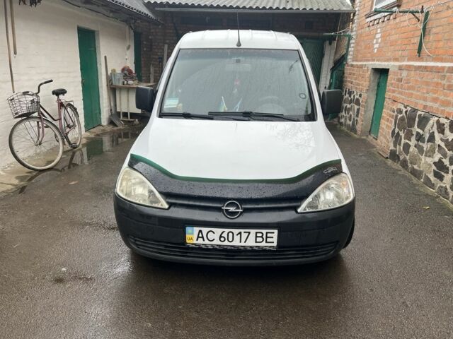 Белый Опель Комбо груз.-пасс., объемом двигателя 1.3 л и пробегом 310 тыс. км за 4100 $, фото 1 на Automoto.ua