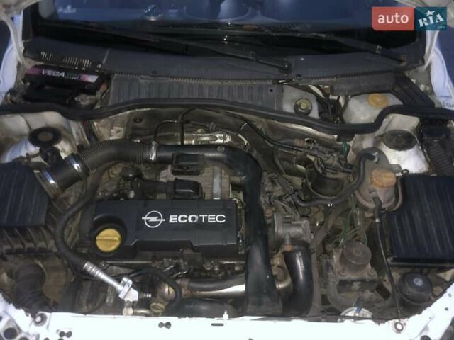 Білий Опель Комбо вант.-пас., об'ємом двигуна 1.69 л та пробігом 200 тис. км за 3750 $, фото 26 на Automoto.ua