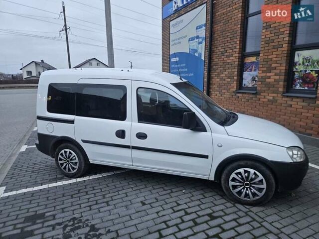 Білий Опель Комбо вант.-пас., об'ємом двигуна 1.25 л та пробігом 373 тис. км за 3600 $, фото 6 на Automoto.ua