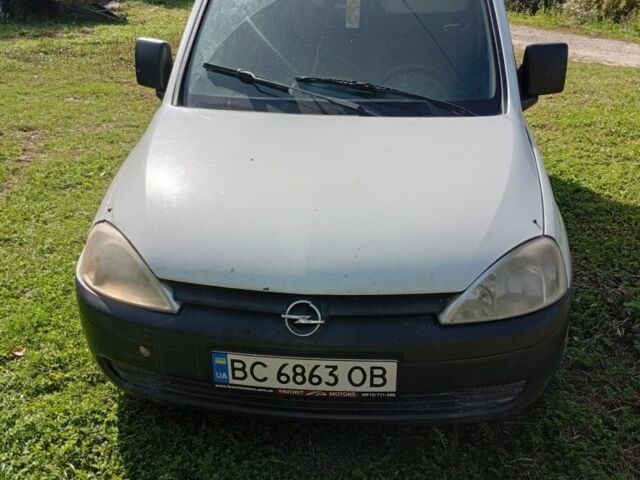 Белый Опель Комбо груз.-пасс., объемом двигателя 1.2 л и пробегом 320 тыс. км за 4500 $, фото 1 на Automoto.ua