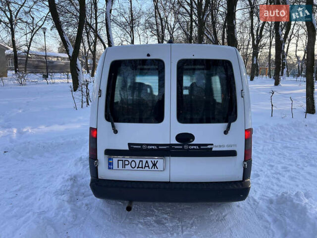 Белый Опель Комбо груз.-пасс., объемом двигателя 1.3 л и пробегом 250 тыс. км за 3300 $, фото 8 на Automoto.ua