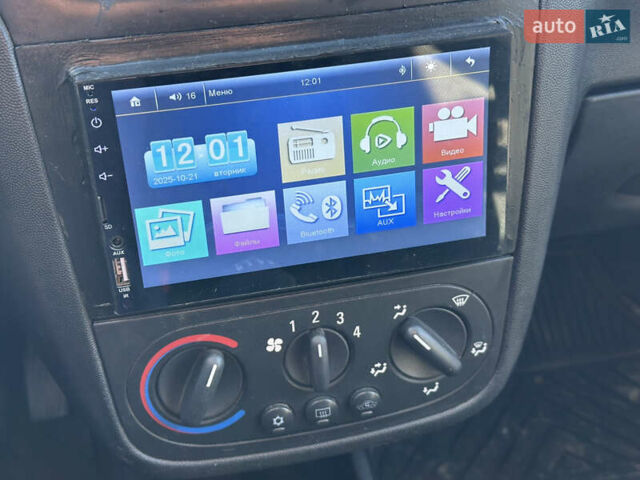 Білий Опель Комбо вант.-пас., об'ємом двигуна 1.3 л та пробігом 431 тис. км за 3500 $, фото 19 на Automoto.ua