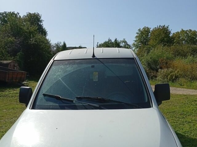 Белый Опель Комбо груз.-пасс., объемом двигателя 1.2 л и пробегом 320 тыс. км за 4500 $, фото 2 на Automoto.ua