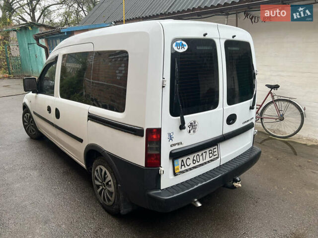 Белый Опель Комбо груз.-пасс., объемом двигателя 1.3 л и пробегом 310 тыс. км за 4100 $, фото 5 на Automoto.ua