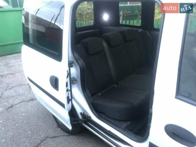 Білий Опель Комбо вант.-пас., об'ємом двигуна 1.69 л та пробігом 200 тис. км за 3750 $, фото 20 на Automoto.ua