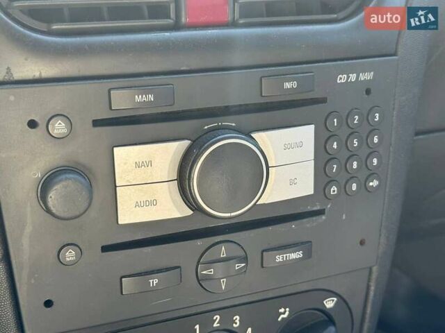 Белый Опель Комбо груз.-пасс., объемом двигателя 1.25 л и пробегом 256 тыс. км за 3190 $, фото 18 на Automoto.ua