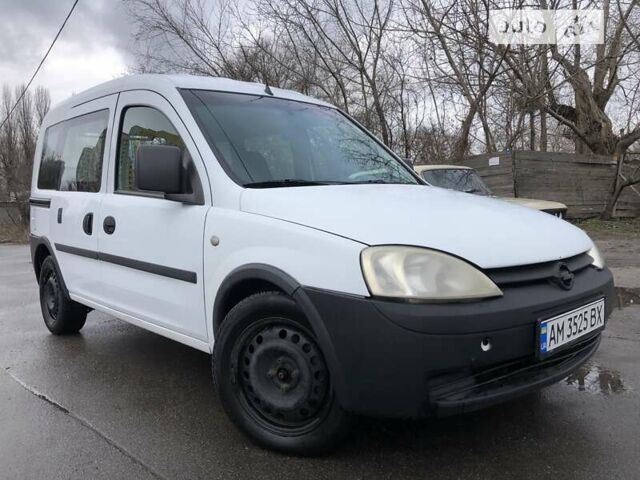 Опель Комбо груз.-пасс. 2008 в Киеве на Automoto.ua Белый Опель Комбо груз.-пасс., объемом двигателя 1.2 л и пробегом 192 тыс. км за 4350 $, фото 1 на Automoto.ua