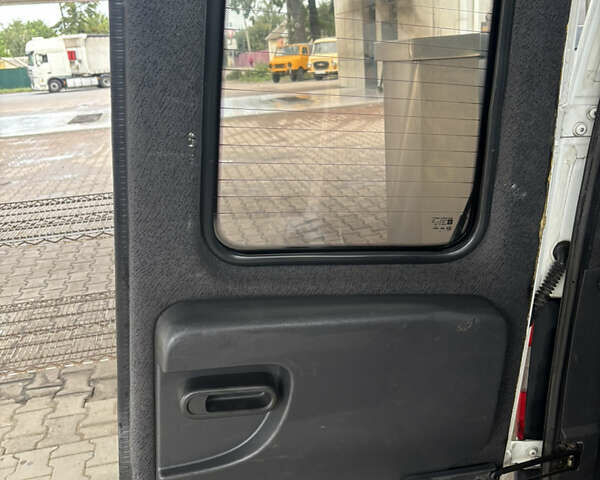 Білий Опель Комбо вант.-пас., об'ємом двигуна 1.3 л та пробігом 287 тис. км за 4600 $, фото 6 на Automoto.ua