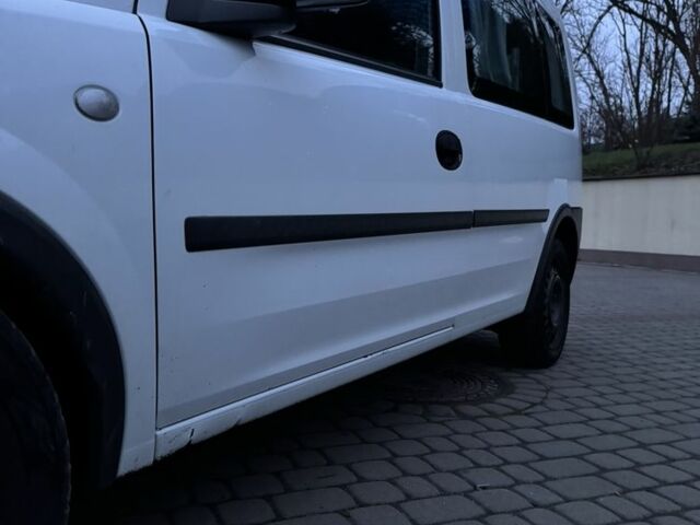 Белый Опель Комбо груз.-пасс., объемом двигателя 1.7 л и пробегом 245 тыс. км за 4500 $, фото 11 на Automoto.ua