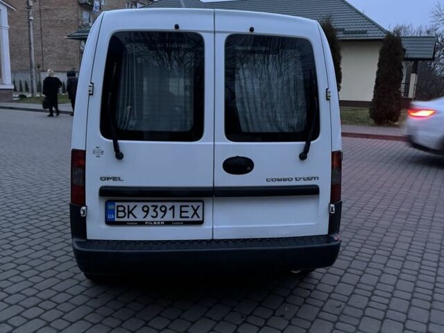 Белый Опель Комбо груз.-пасс., объемом двигателя 1.7 л и пробегом 245 тыс. км за 4500 $, фото 19 на Automoto.ua