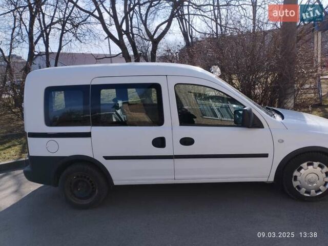 Білий Опель Комбо вант.-пас., об'ємом двигуна 1.25 л та пробігом 232 тис. км за 4500 $, фото 11 на Automoto.ua