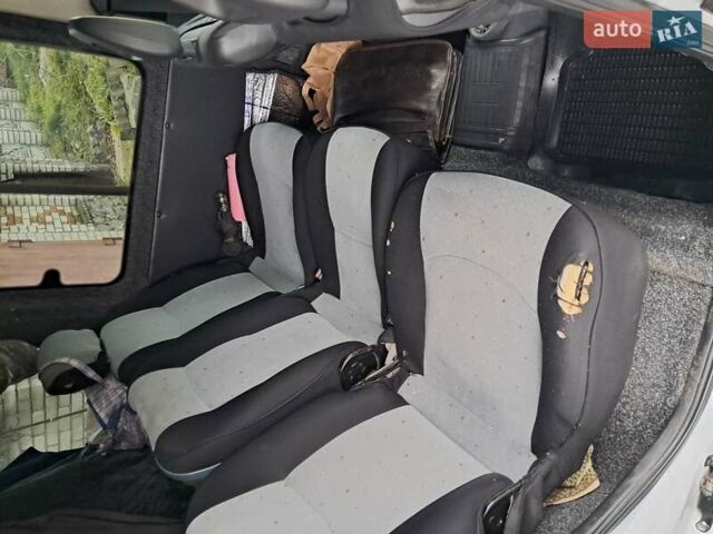 Белый Опель Комбо груз.-пасс., объемом двигателя 1.69 л и пробегом 270 тыс. км за 4000 $, фото 5 на Automoto.ua