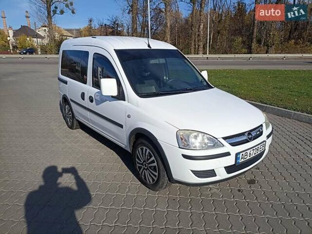 Опель Комбо груз.-пасс. 2008 в Виннице на Automoto.ua Белый Опель Комбо груз.-пасс., объемом двигателя 1.6 л и пробегом 215 тыс. км за 5600 $, фото 8 на Automoto.ua