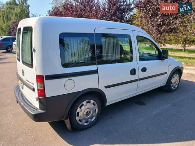 Білий Опель Комбо вант.-пас., об'ємом двигуна 1.7 л та пробігом 232 тис. км за 5199 $, фото 6 на Automoto.ua