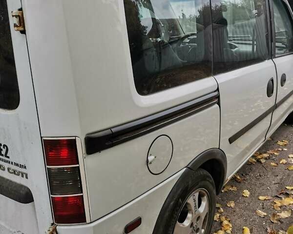 Білий Опель Комбо вант.-пас., об'ємом двигуна 1.25 л та пробігом 250 тис. км за 4500 $, фото 2 на Automoto.ua