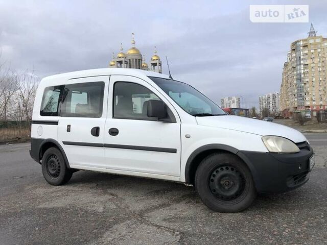 Опель Комбо груз.-пасс. 2008 в Киеве на Automoto.ua Белый Опель Комбо груз.-пасс., объемом двигателя 1.2 л и пробегом 192 тыс. км за 4350 $, фото 9 на Automoto.ua