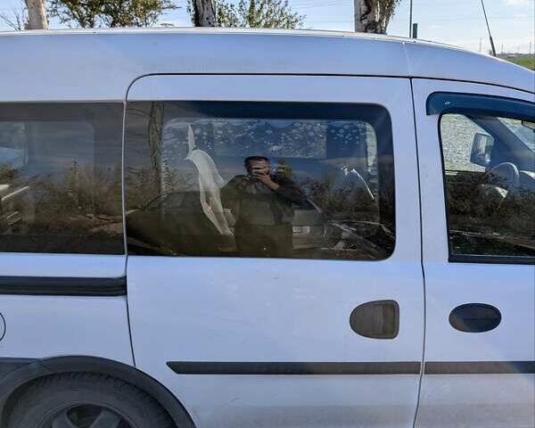 Білий Опель Комбо вант.-пас., об'ємом двигуна 1.69 л та пробігом 339 тис. км за 4500 $, фото 2 на Automoto.ua