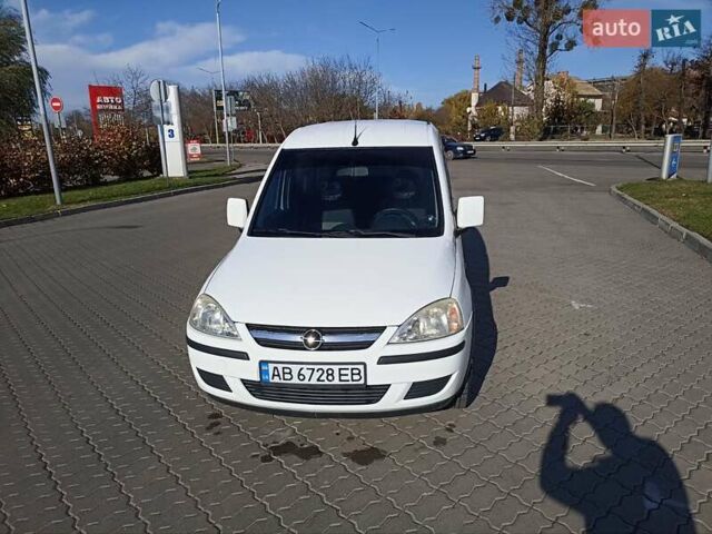 Опель Комбо груз.-пасс. 2008 в Виннице на Automoto.ua Белый Опель Комбо груз.-пасс., объемом двигателя 1.6 л и пробегом 215 тыс. км за 5600 $, фото 14 на Automoto.ua