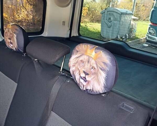 Белый Опель Комбо груз.-пасс., объемом двигателя 1.6 л и пробегом 215 тыс. км за 5600 $, фото 11 на Automoto.ua