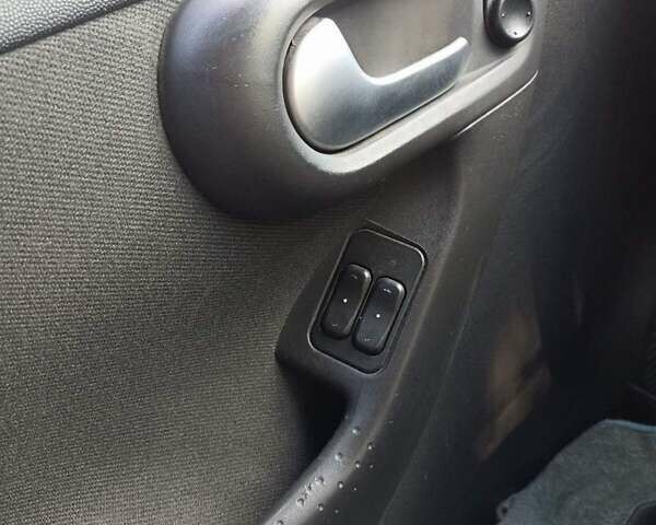 Белый Опель Комбо груз.-пасс., объемом двигателя 1.6 л и пробегом 215 тыс. км за 5600 $, фото 9 на Automoto.ua