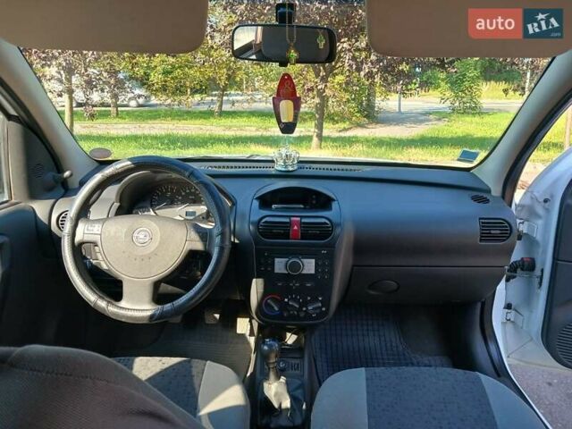 Білий Опель Комбо вант.-пас., об'ємом двигуна 1.7 л та пробігом 232 тис. км за 5199 $, фото 12 на Automoto.ua