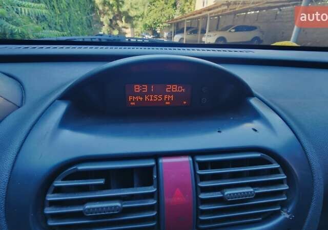 Белый Опель Комбо груз.-пасс., объемом двигателя 1.2 л и пробегом 289 тыс. км за 3950 $, фото 13 на Automoto.ua