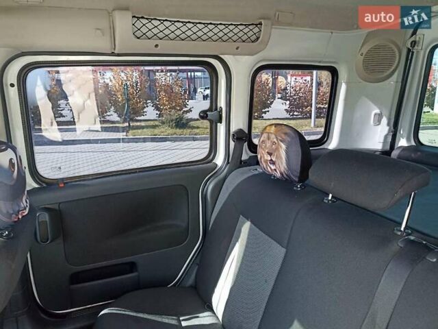 Белый Опель Комбо груз.-пасс., объемом двигателя 1.6 л и пробегом 215 тыс. км за 5600 $, фото 2 на Automoto.ua