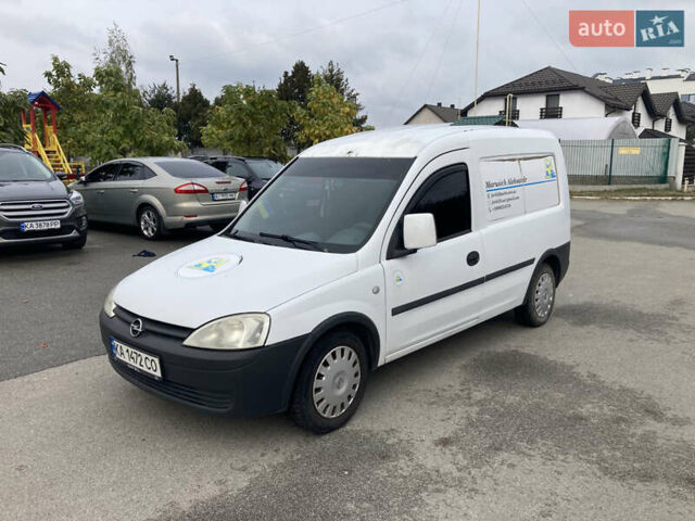 Білий Опель Комбо вант.-пас., об'ємом двигуна 1.3 л та пробігом 341 тис. км за 3000 $, фото 1 на Automoto.ua