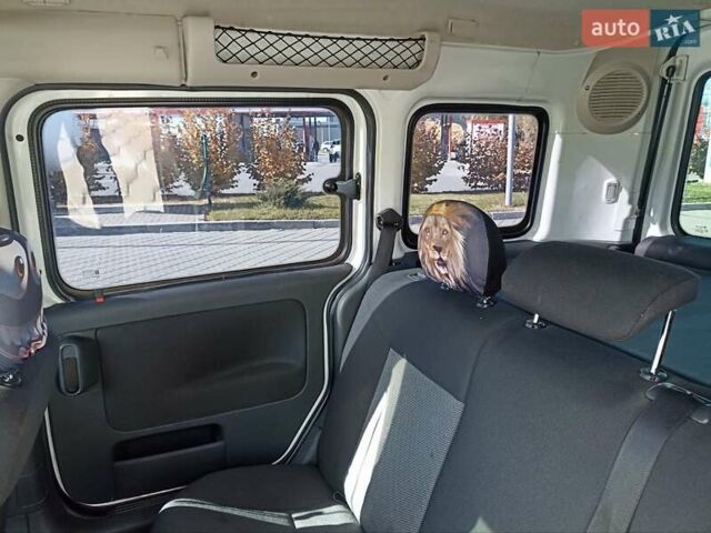 Опель Комбо груз.-пасс. 2008 в Виннице на Automoto.ua Белый Опель Комбо груз.-пасс., объемом двигателя 1.6 л и пробегом 215 тыс. км за 5600 $, фото 16 на Automoto.ua