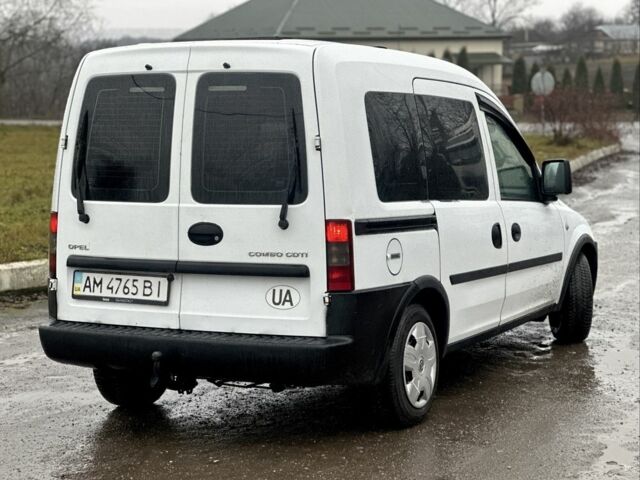 Белый Опель Комбо груз.-пасс., объемом двигателя 1.3 л и пробегом 344 тыс. км за 2700 $, фото 13 на Automoto.ua