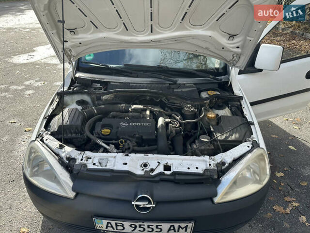 Білий Опель Комбо вант.-пас., об'ємом двигуна 1.7 л та пробігом 441 тис. км за 4099 $, фото 12 на Automoto.ua