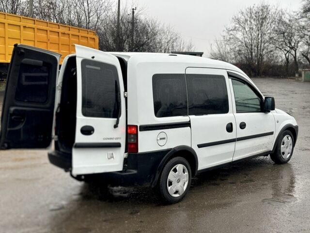 Белый Опель Комбо груз.-пасс., объемом двигателя 1.3 л и пробегом 344 тыс. км за 2700 $, фото 20 на Automoto.ua