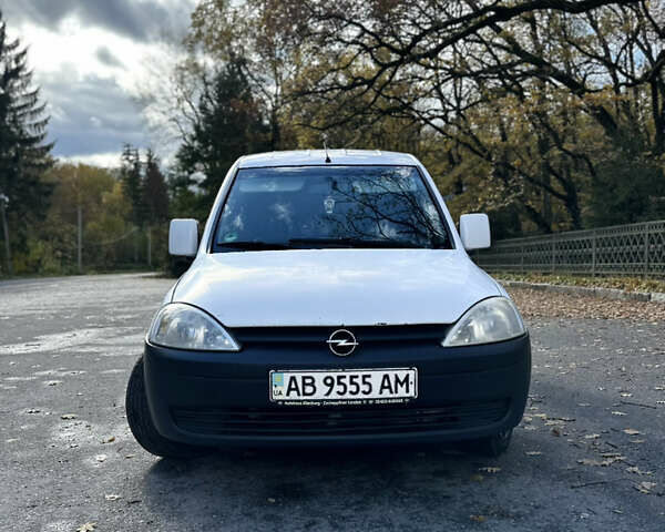 Білий Опель Комбо вант.-пас., об'ємом двигуна 1.7 л та пробігом 441 тис. км за 4099 $, фото 1 на Automoto.ua