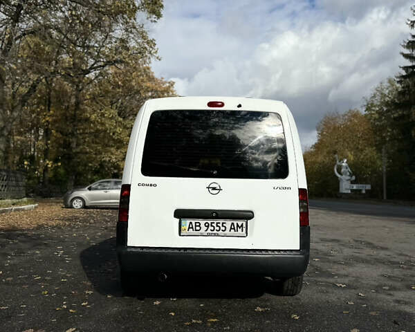 Білий Опель Комбо вант.-пас., об'ємом двигуна 1.7 л та пробігом 441 тис. км за 4099 $, фото 4 на Automoto.ua