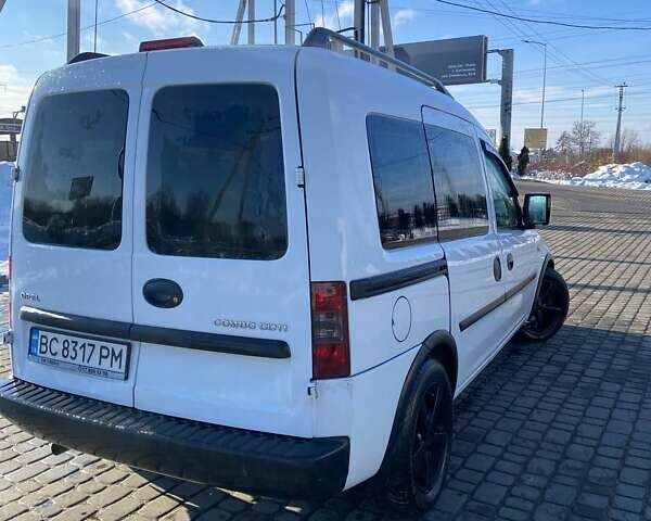 Білий Опель Комбо вант.-пас., об'ємом двигуна 1.25 л та пробігом 390 тис. км за 3250 $, фото 3 на Automoto.ua