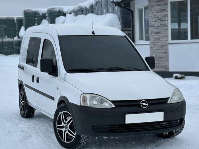 Білий Опель Комбо вант.-пас., об'ємом двигуна 1.3 л та пробігом 350 тис. км за 4150 $, фото 1 на Automoto.ua