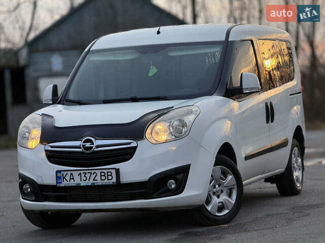 Белый Опель Комбо груз.-пасс., объемом двигателя 1.6 л и пробегом 256 тыс. км за 6600 $, фото 1 на Automoto.ua