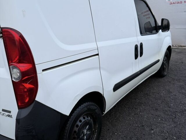 Белый Опель Комбо груз.-пасс., объемом двигателя 1.2 л и пробегом 348 тыс. км за 4300 $, фото 1 на Automoto.ua