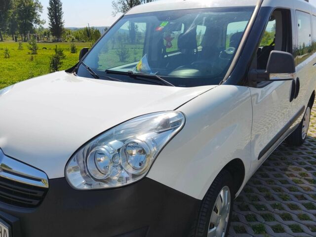 Опель Комбо груз.-пасс. 2012 в Коломые на Automoto.ua Белый Опель Комбо груз.-пасс., объемом двигателя 1.4 л и пробегом 190 тыс. км за 7500 $, фото 2 на Automoto.ua